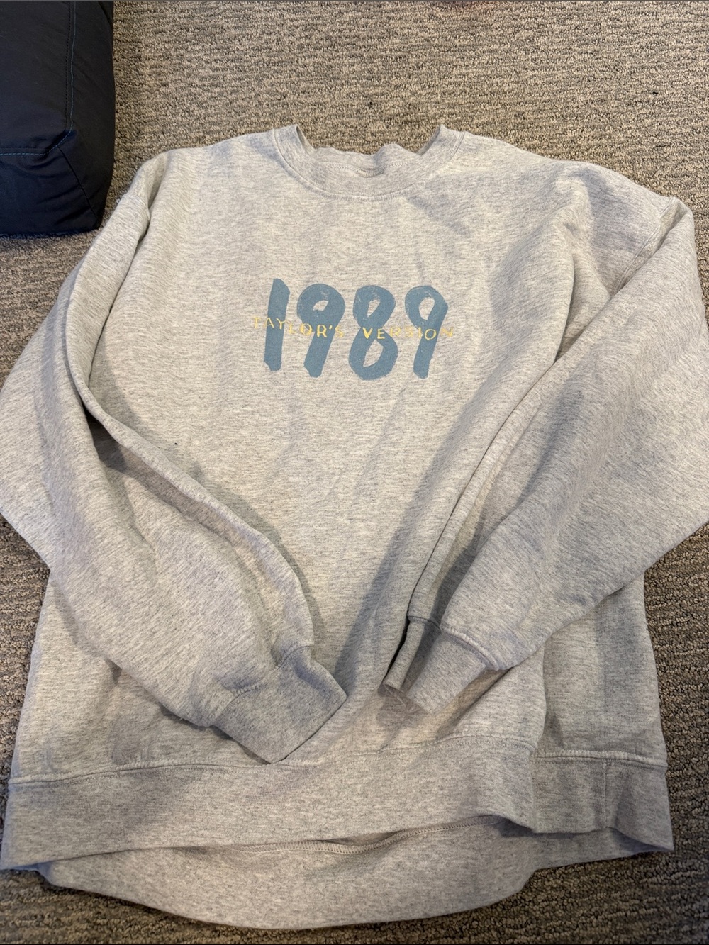 Taylor Swift Gray '1989' Graphic Crewneck Sweatshirt